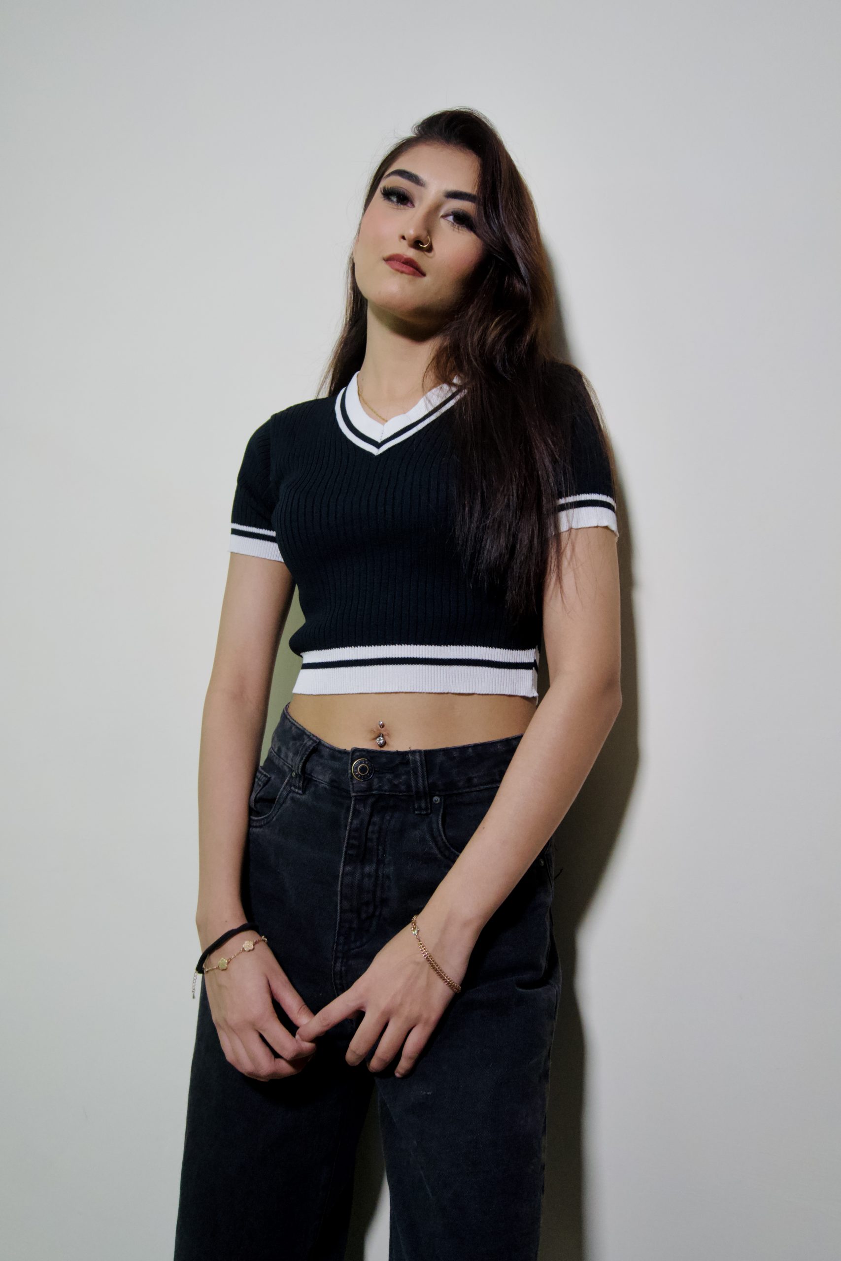 V Neck Crop Shirt - Image 4